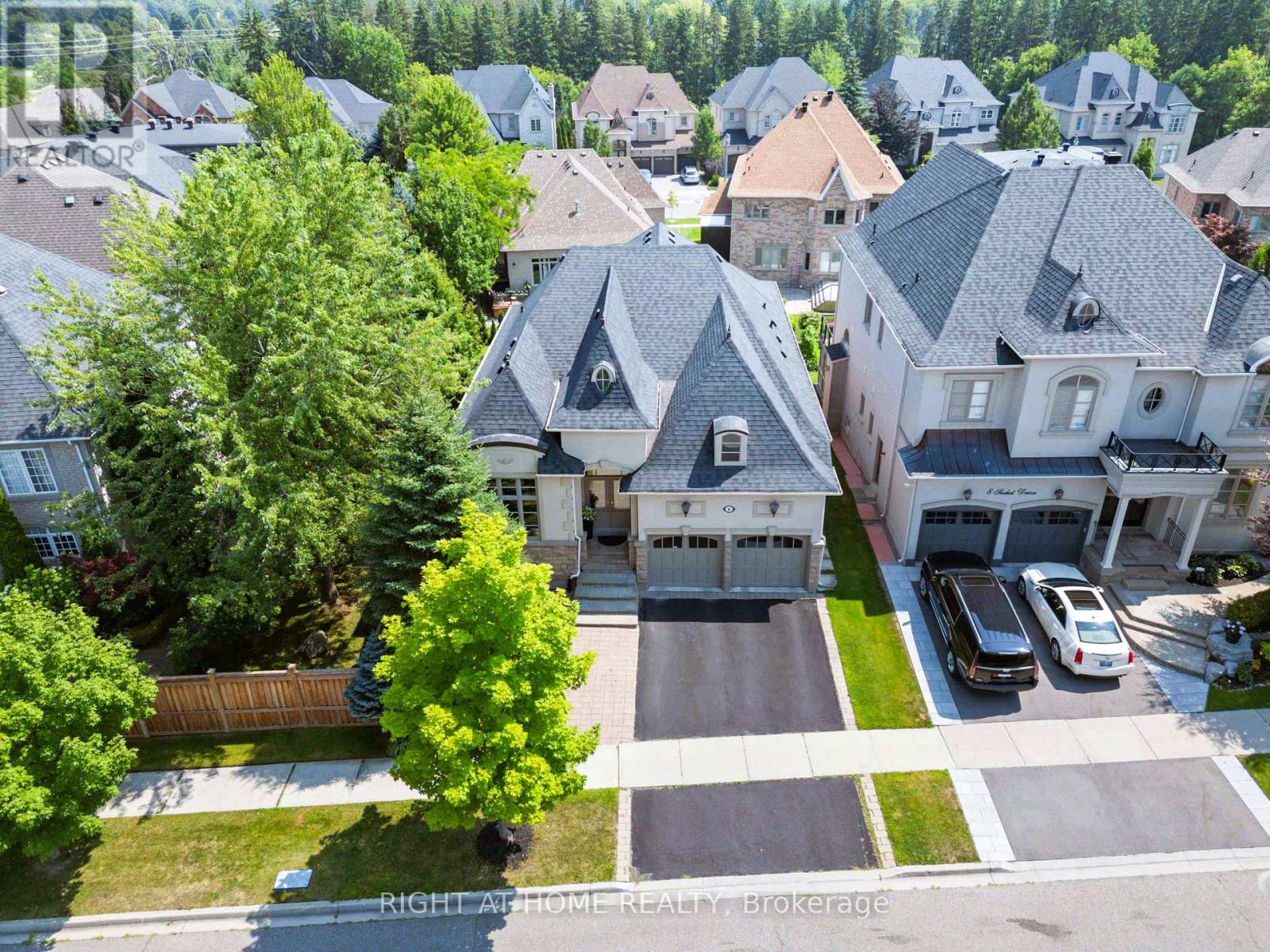 6 Sachet Dr, Richmond Hill, ON L4E 4S1