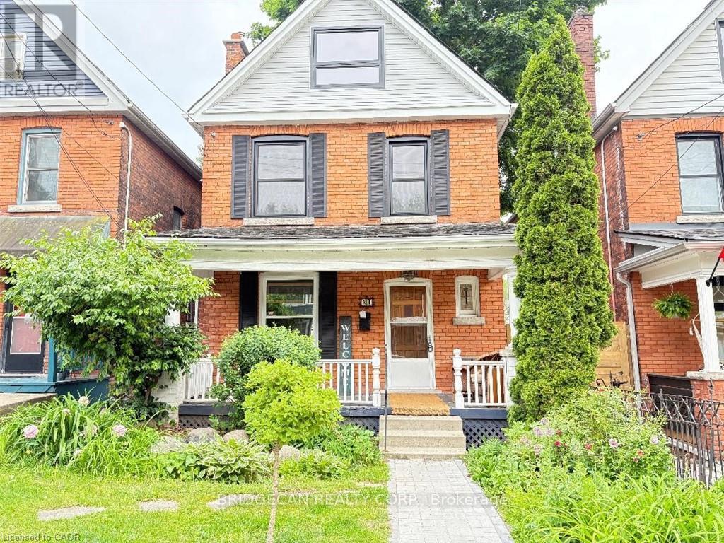 21 Sunset Ave, Hamilton, ON L8R 1V7