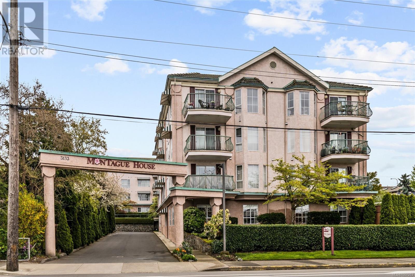 3133 Tillicum Rd Unit 304 Rd, Saanich, BC V9A 2B4