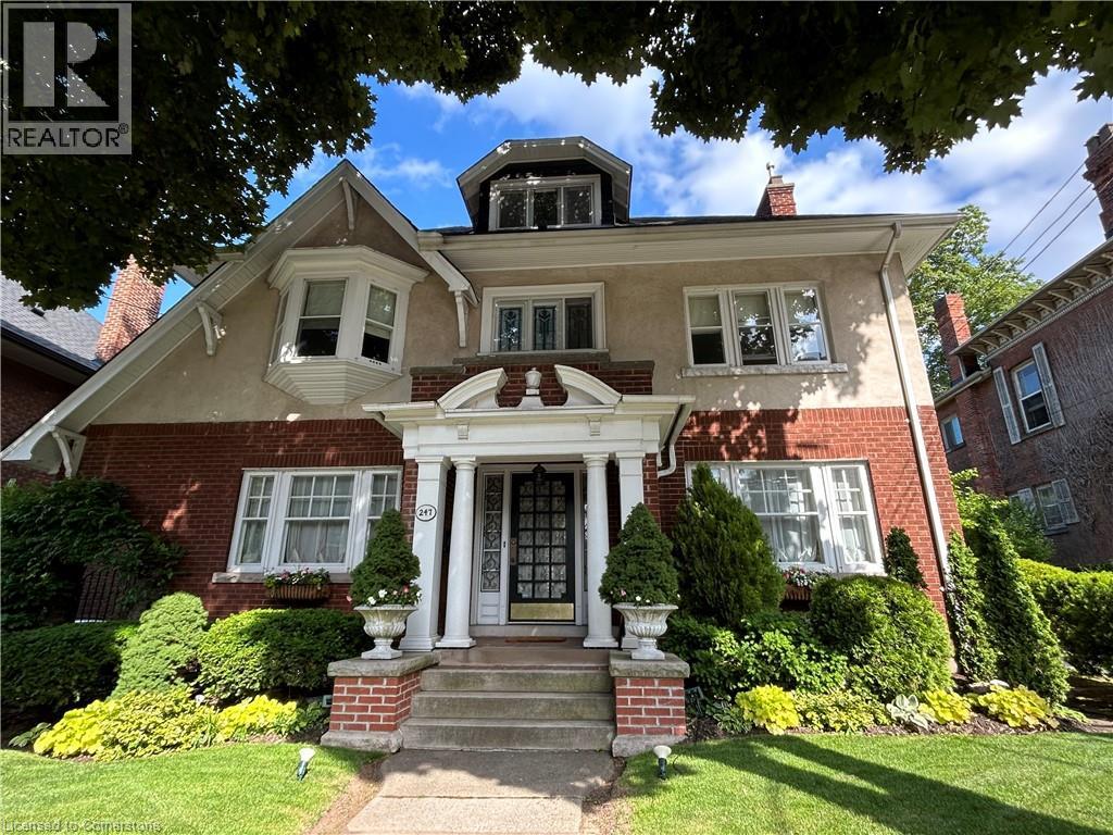 247 Macnab St S, Hamilton, ON L8P 3E2