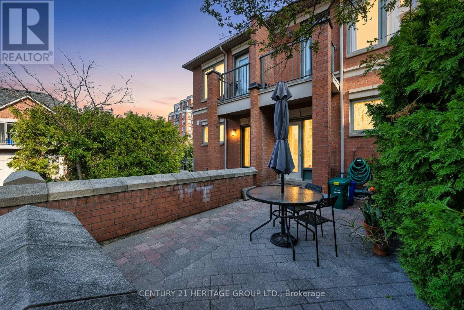 82 Suncrest Blvd, Markham, ON L3T 7Y1
