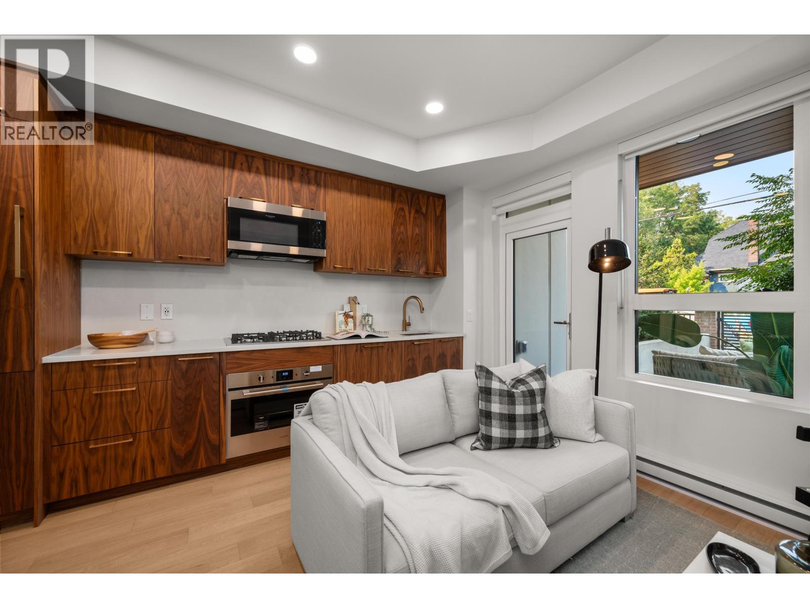 2550 Garden Drive Unit 111, Vancouver, BC V5N 4X6