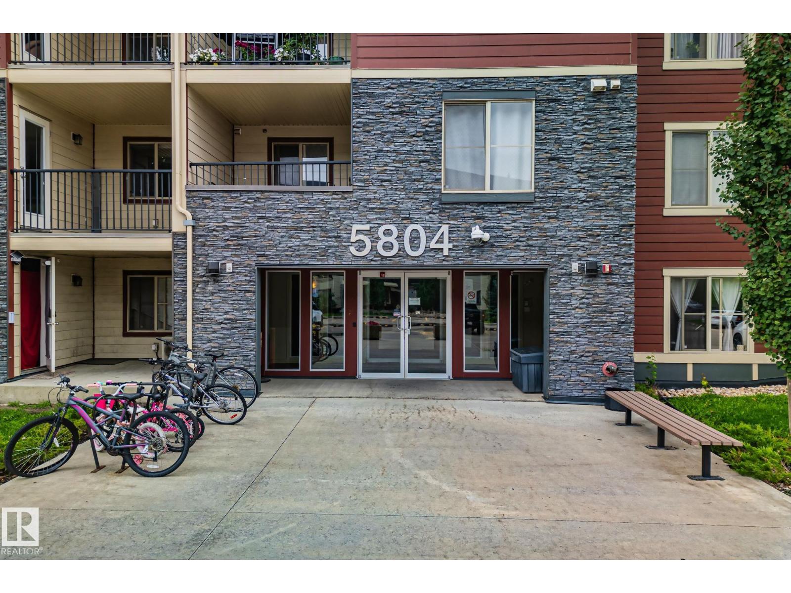 5804 Mullen Place Northwest #210, Edmonton, AB T6R 0W3