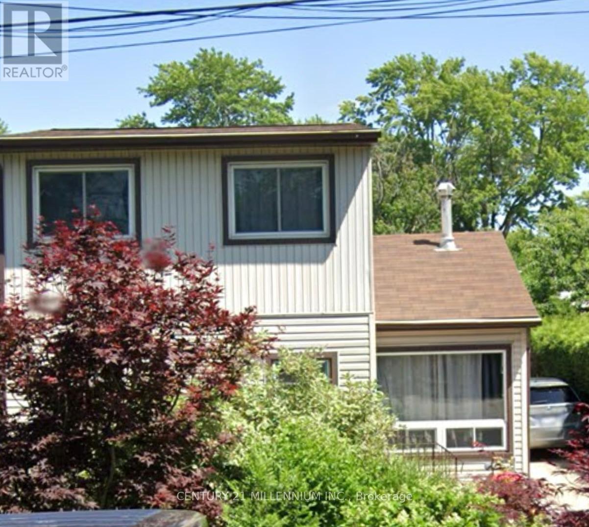 74 Pinelands Ave, Hamilton, ON L8E 3A9