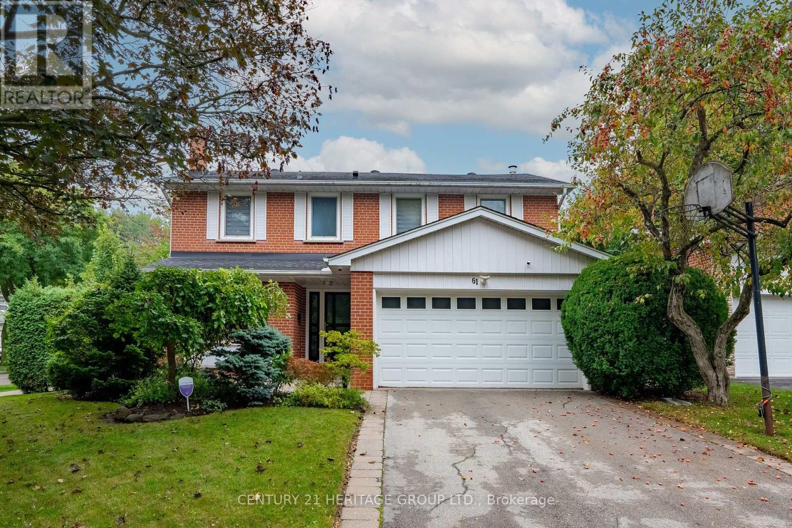 61 Foursome Cres, Toronto, ON M2P 1W4