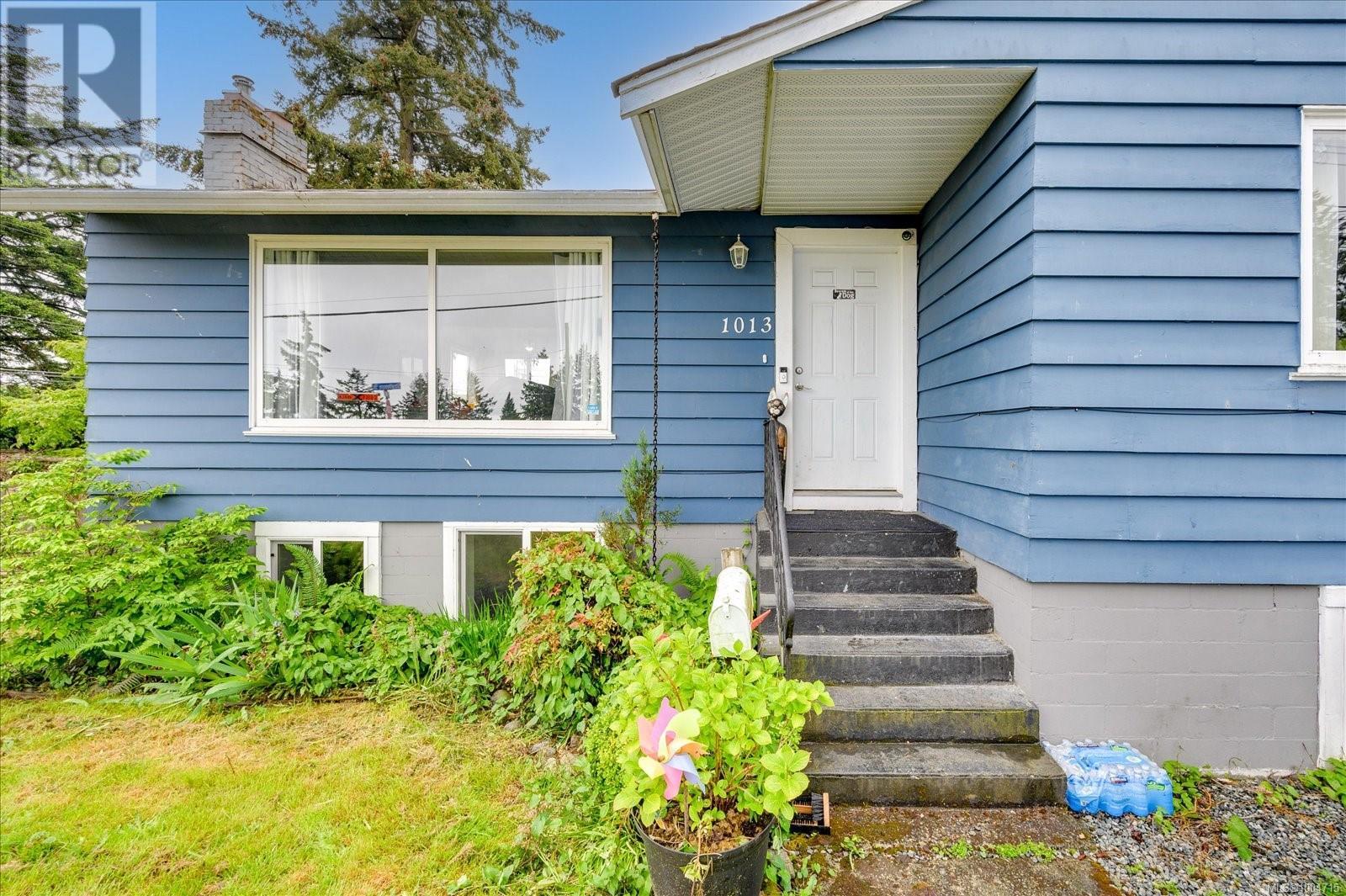 1013 Strathmore St, Nanaimo, BC V9S 2L9