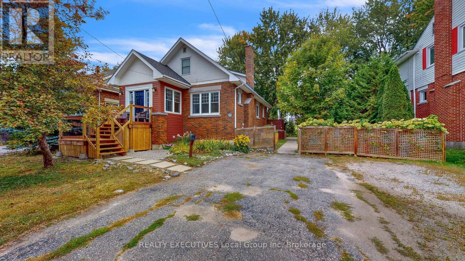 60 Whitney Ave, North Bay, ON P1A 1Y3