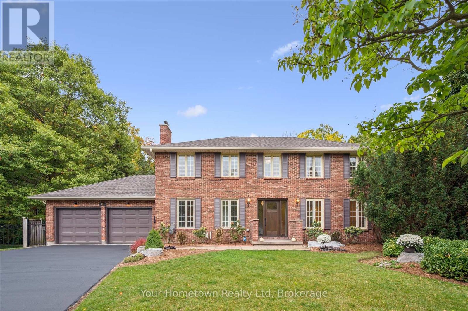 111 Thorndale Pl, Waterloo, ON N2L 5Y8