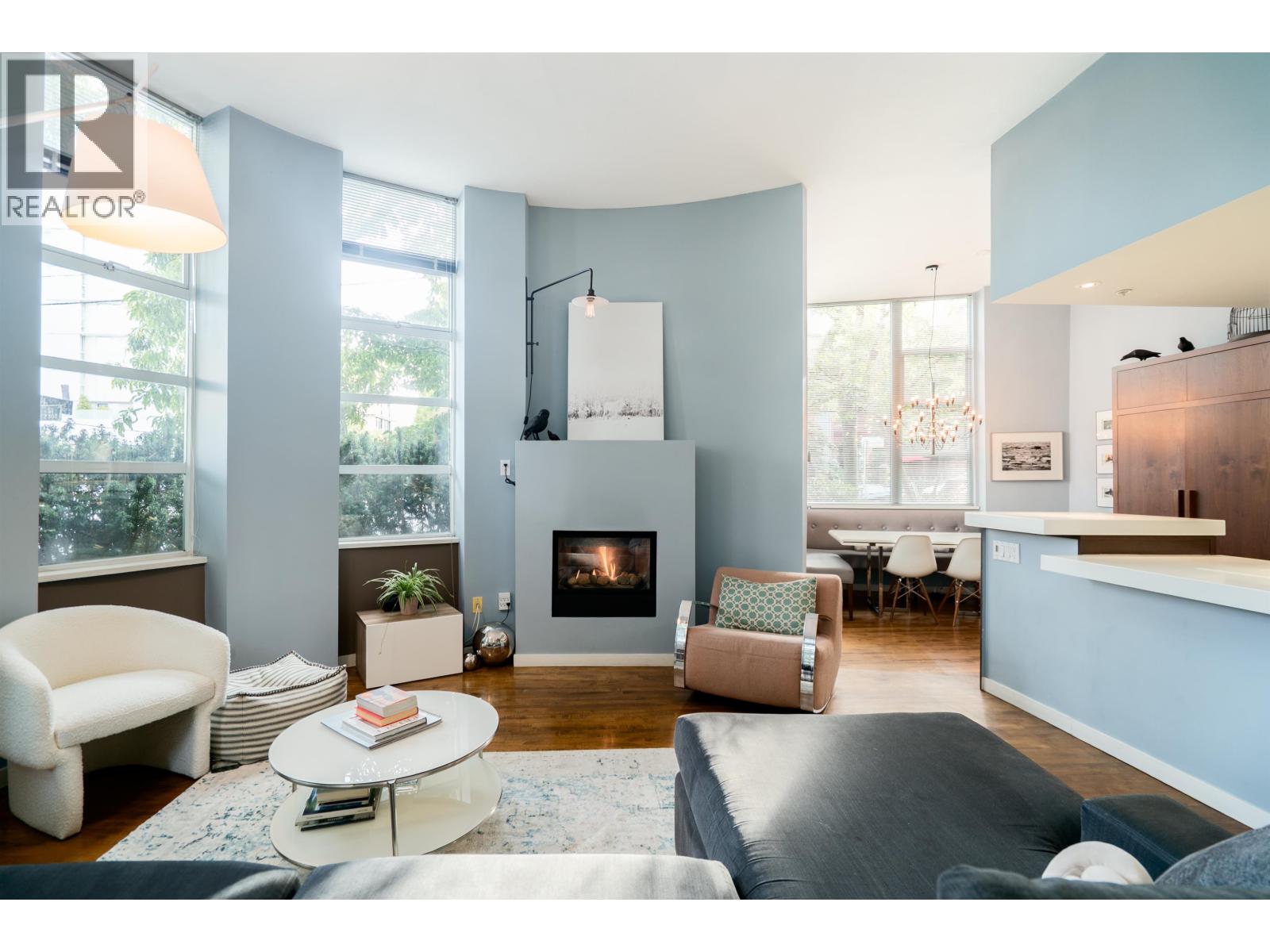 2315 Ash St, Vancouver, BC V5Z 3C3