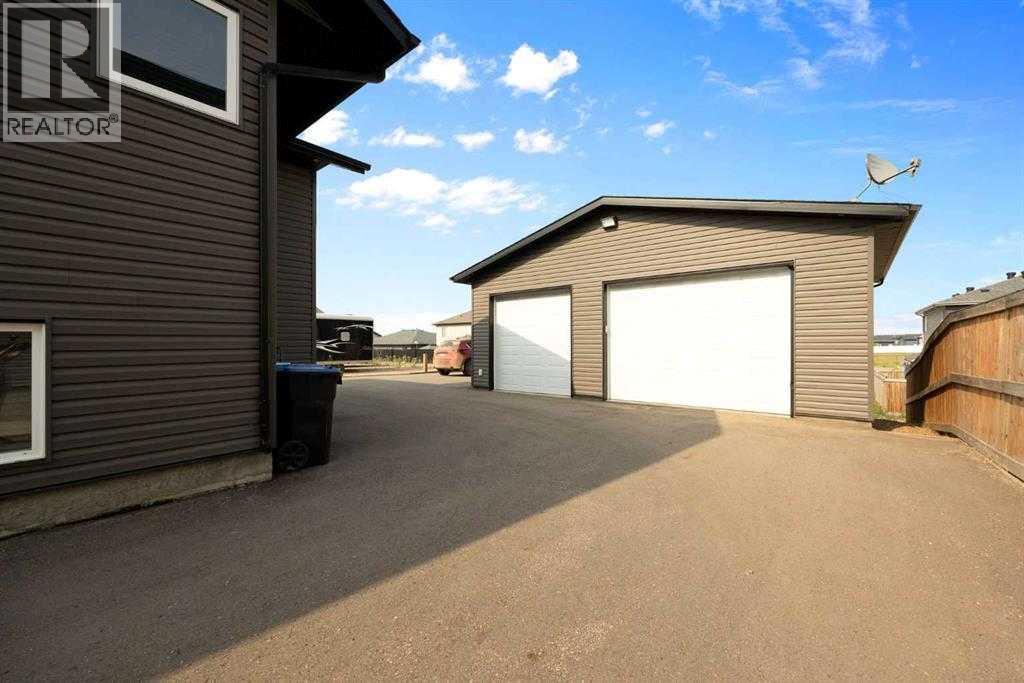 188 Beacon Hill Dr, Fort Mcmurray, AB T9H 2P2