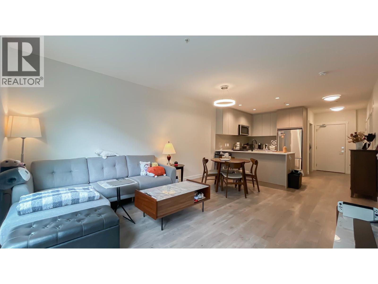 707 Como Lake Avenue Unit 104, Coquitlam, BC V3J 0J5