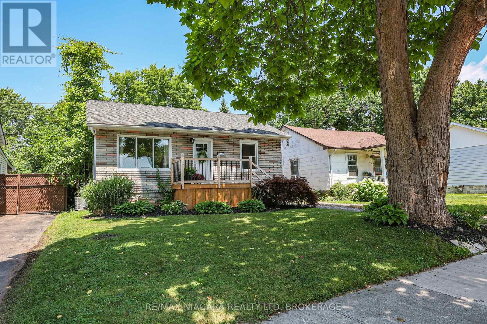 6253 Churchill St, Niagara Falls, ON L2G 2X5