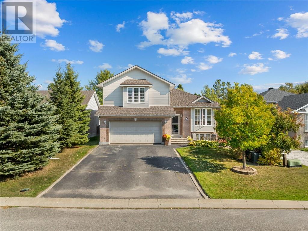 16 Greenwich Ct, Greater Sudbury, ON P3A 6B5