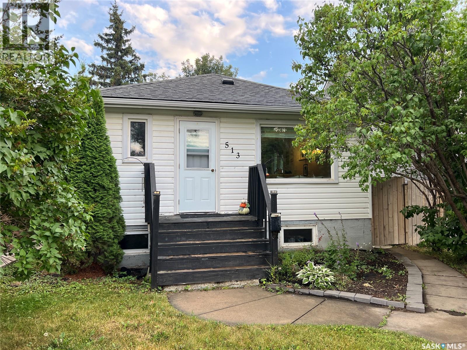 513 10 Street East, Prince Albert, SK S6V 0Z7