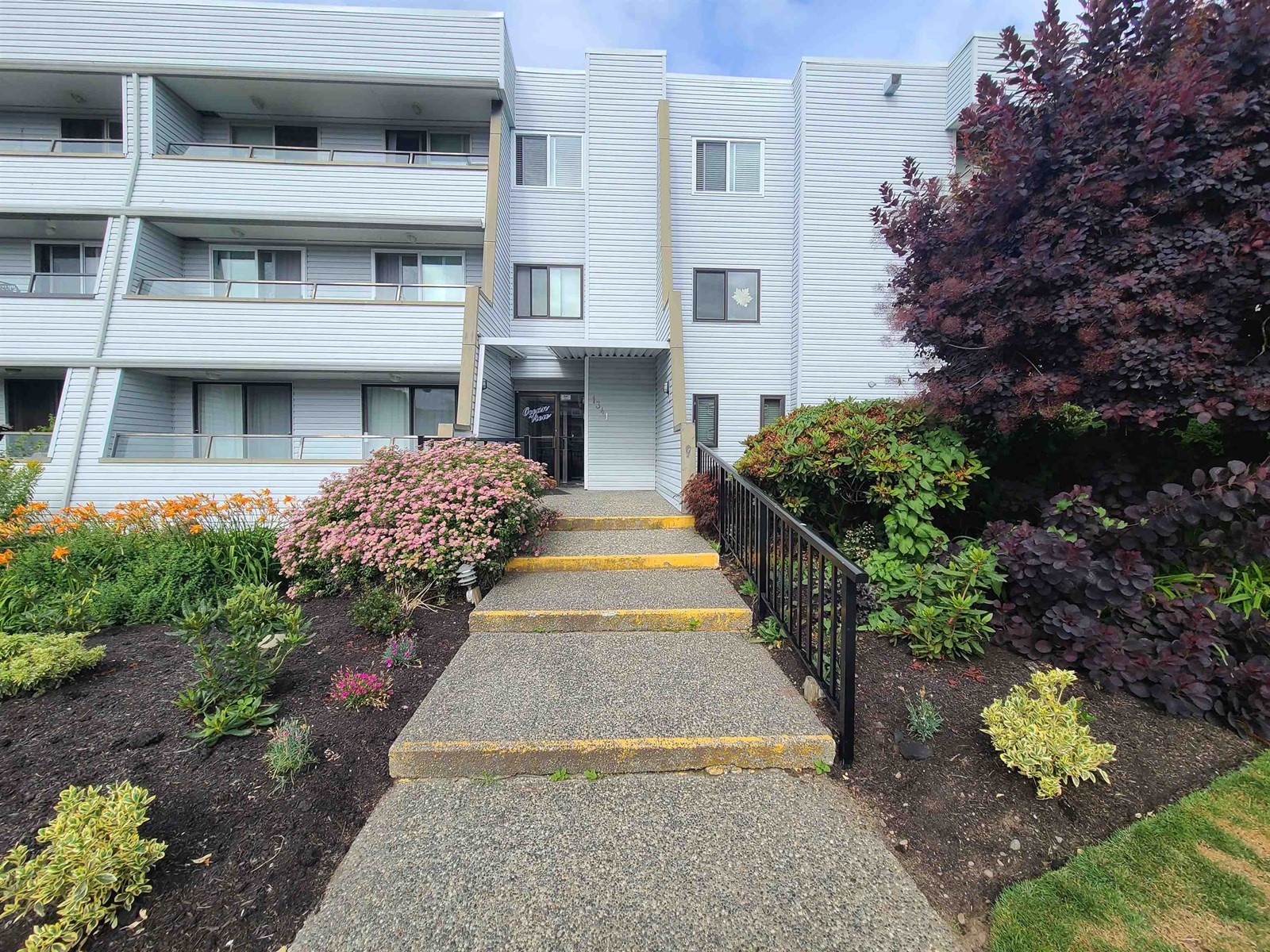 1341 George Street Unit 312, White Rock, BC V4B 4A1