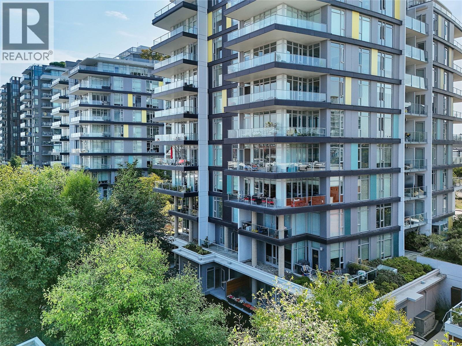 379 Tyee Rd Unit 204 Rd, Victoria, BC V9A 0B4