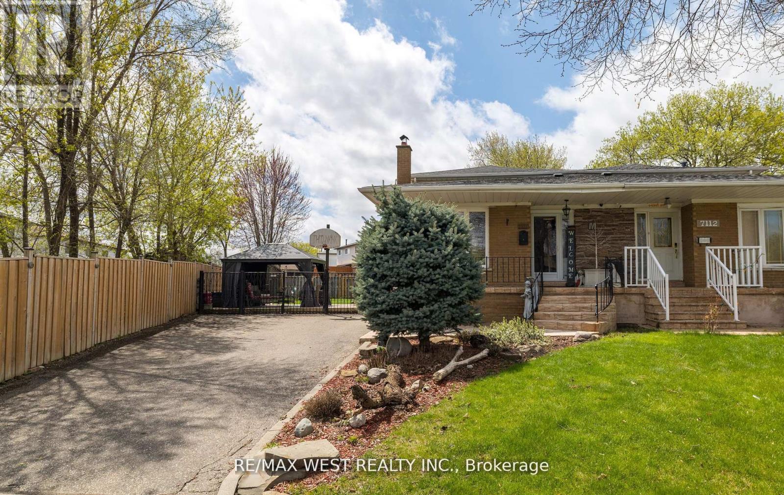 7110 Codlin Ave, Mississauga, ON L4T 2M4