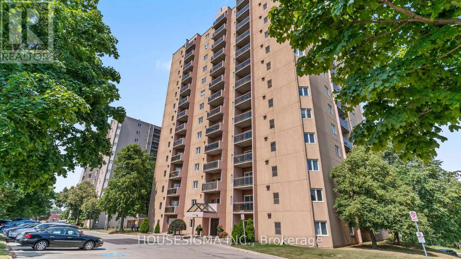903 860 Commissioners Rd E, London, ON N6C 2V5