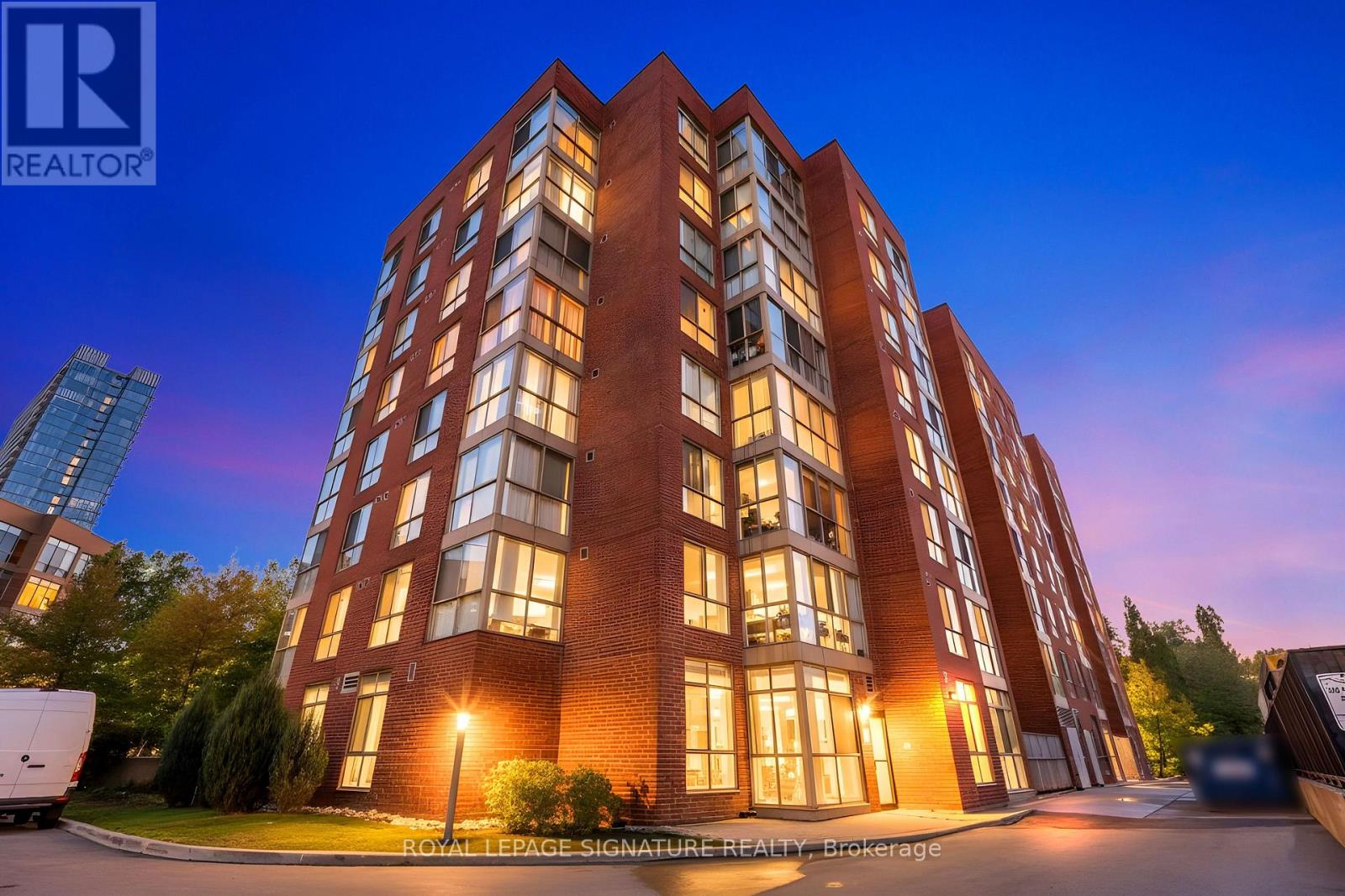 155 24 Southport St, Toronto, ON M6S 4Z1