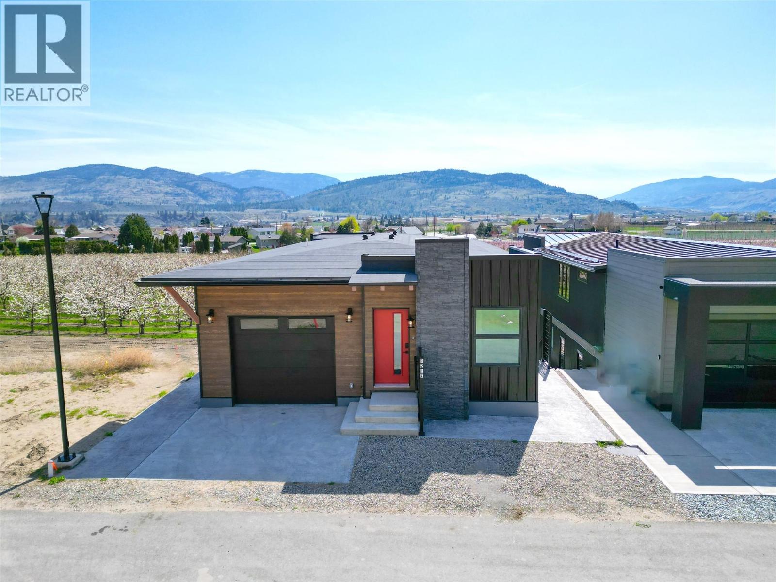 1217 Copper Rd, Oliver, BC V0H 1T1