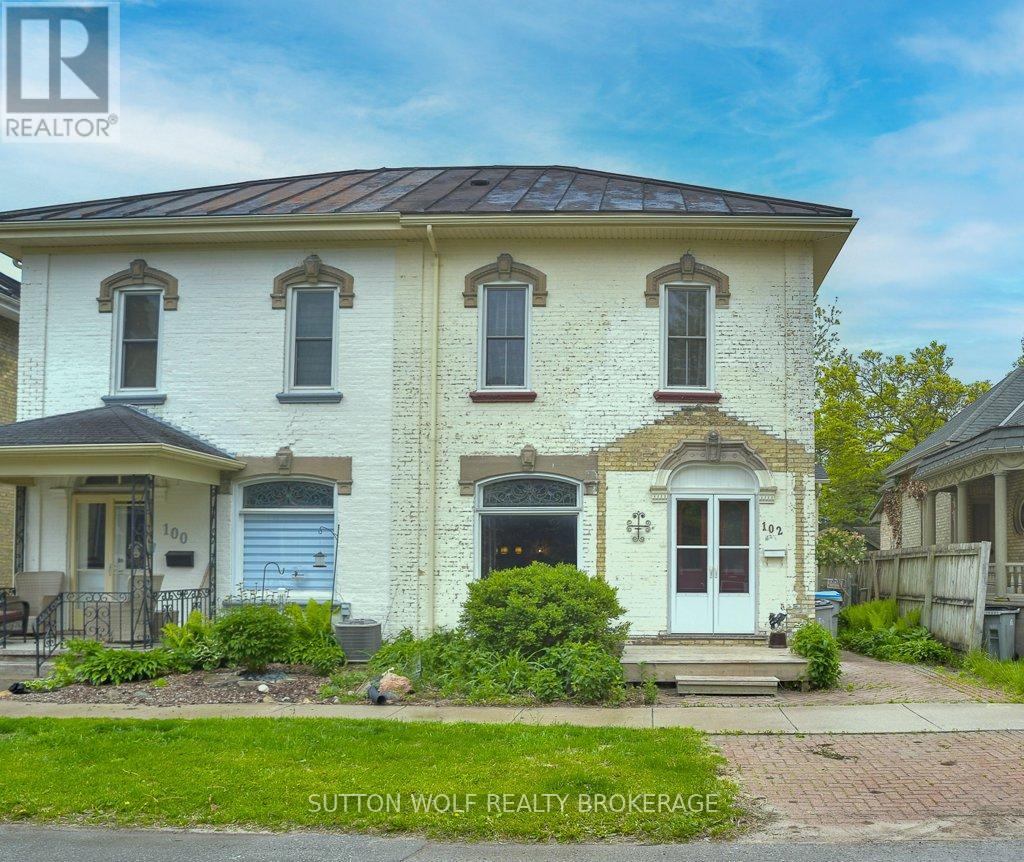 102 Front St W, Strathroy-Caradoc, ON N7G 1X8