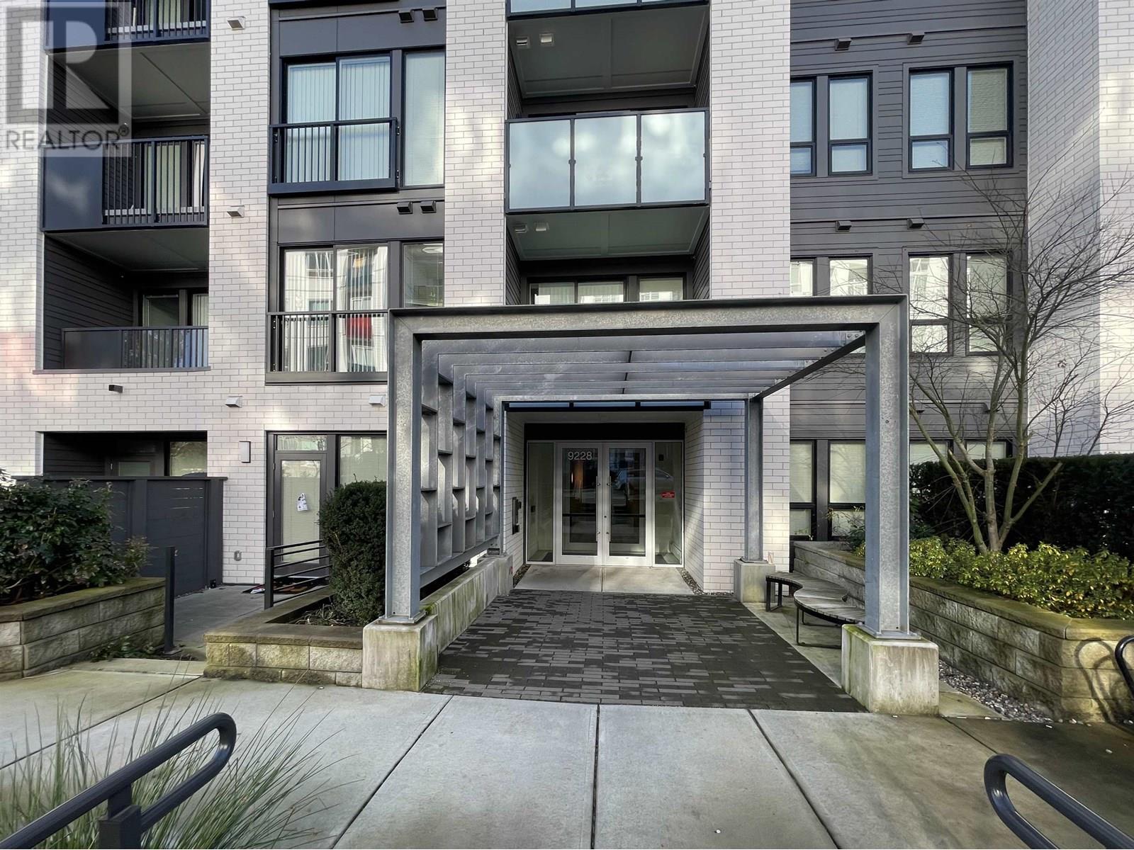 9228 Slopes Mews Unit 309, Burnaby, BC V5A 0E9