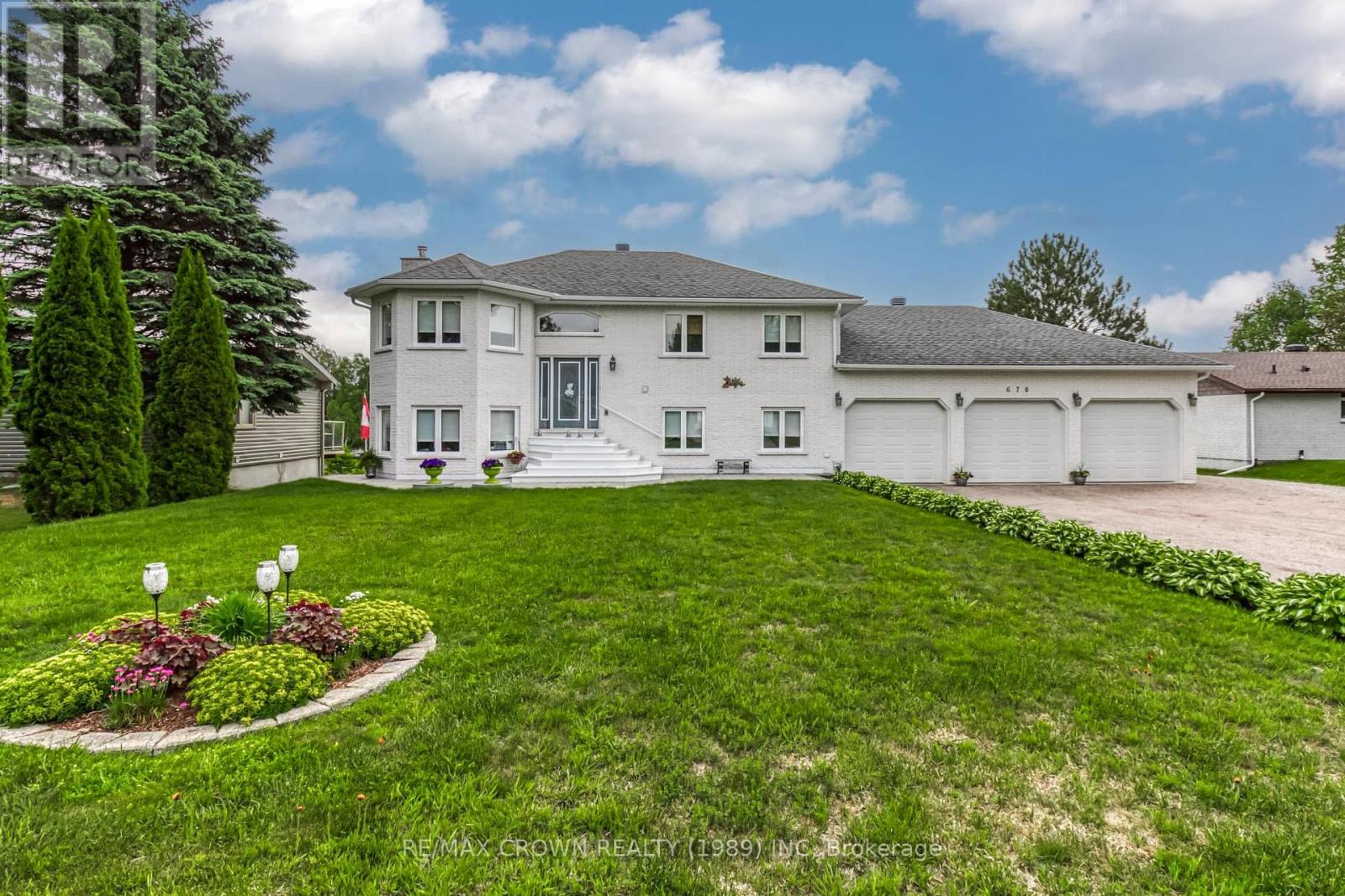 670 Delorme Rd, West Nipissing Sturgeon Falls, ON P2B 2M9