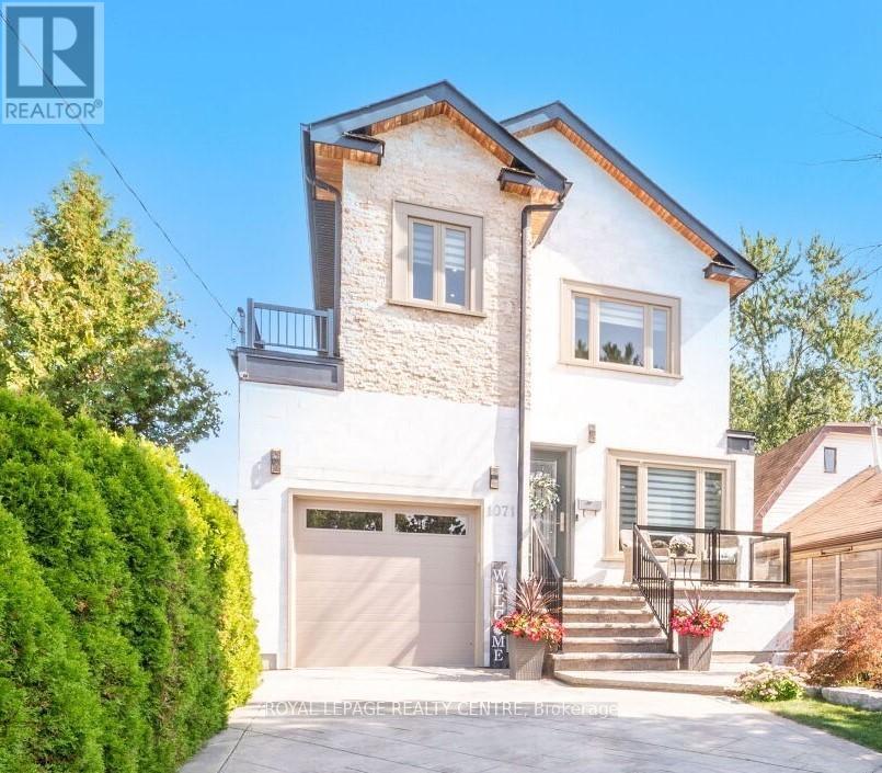 1071 Westmount Ave, Mississauga, ON L5E 1X5