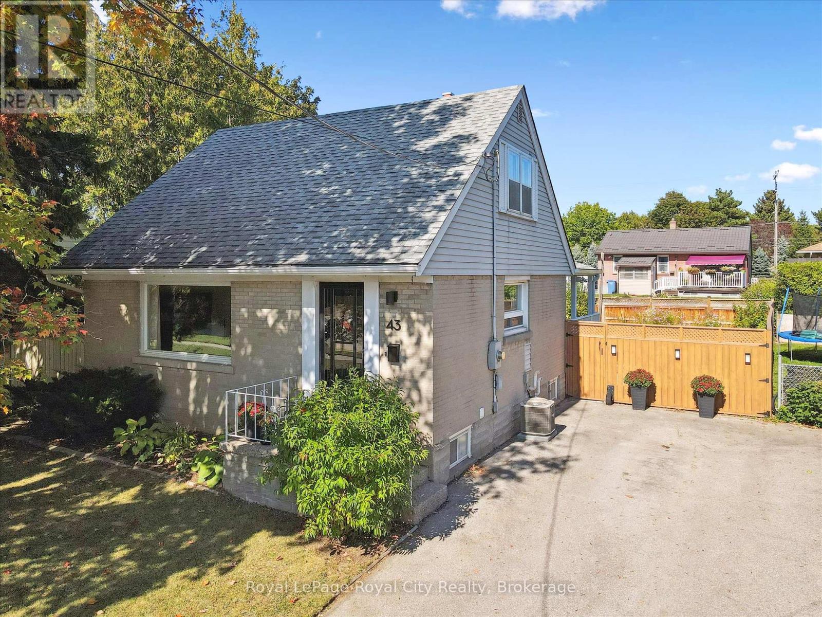 43 Vancouver Dr, Guelph, ON N1E 2E7