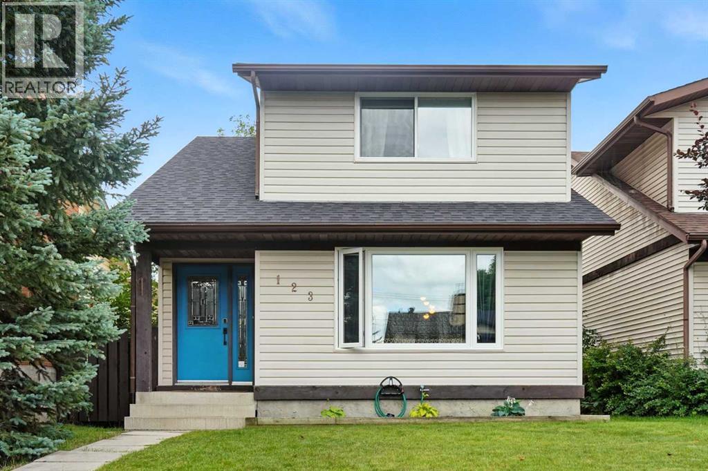 123 Silverstone Rd NW, Calgary, AB T3B 4Y6