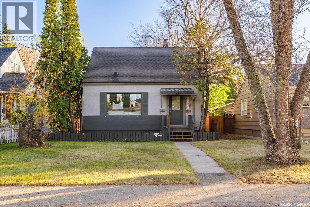 1129 Oxford St, Saskatoon, SK S7K 4S0