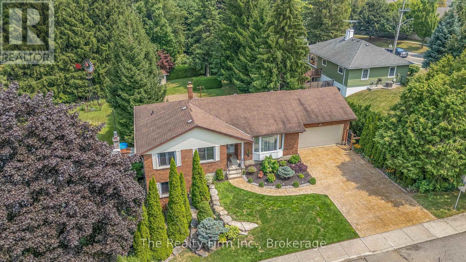 319 Robinson St, Woodstock, ON N4S 3B8