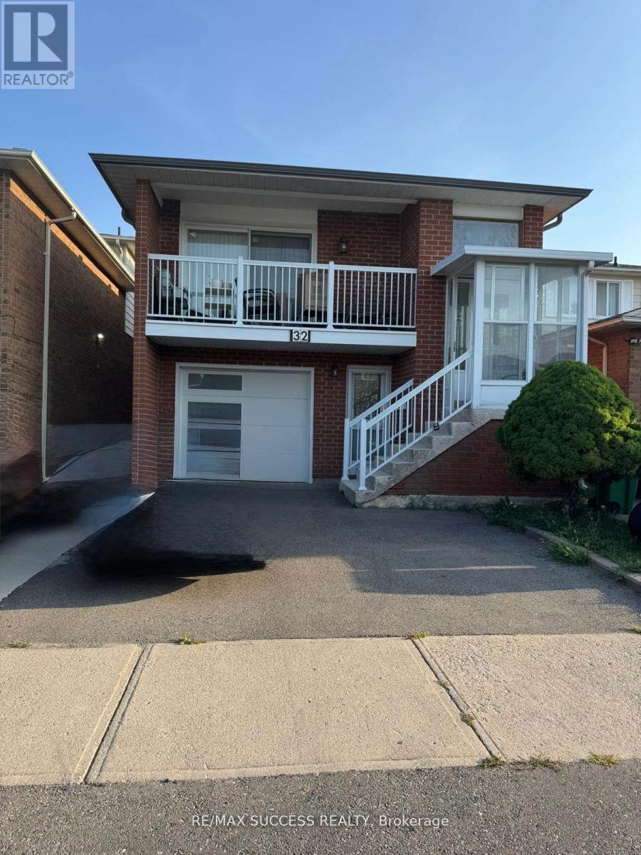 32 Martindale Cres, Brampton, ON L6X 2T9