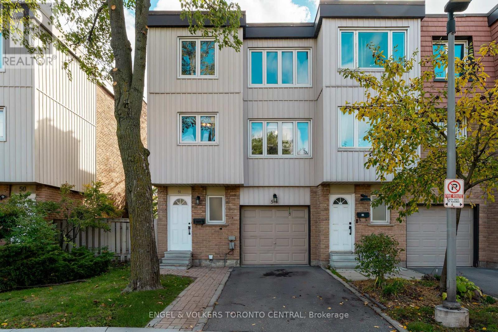 51 15 Guildwood Pkwy, Toronto, ON M1E 4Y8
