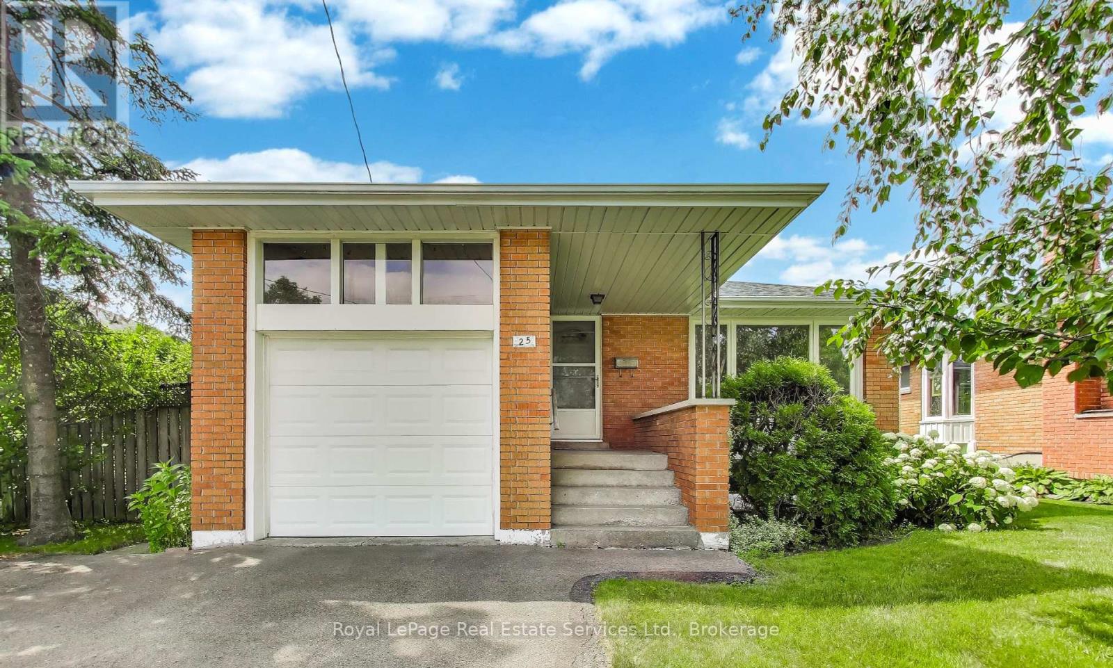 25 Sandringham Ave, Hamilton, ON L9C 2H3
