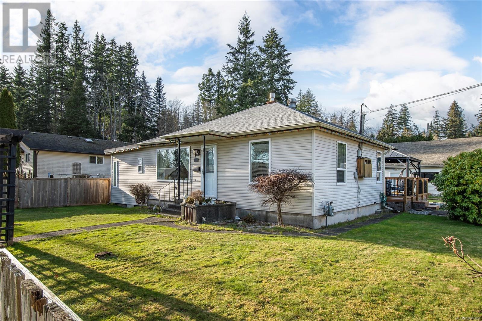 2742 Vargo Rd, Campbell River, BC V9W 4W9