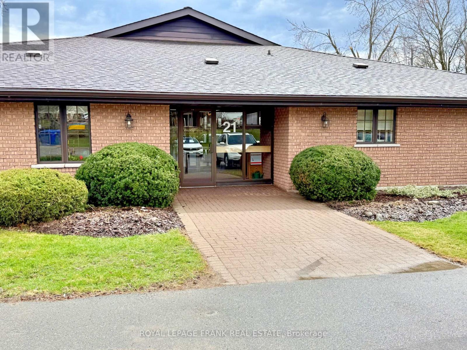 1 21 Paddock Wood, Peterborough, ON K9H 7H2