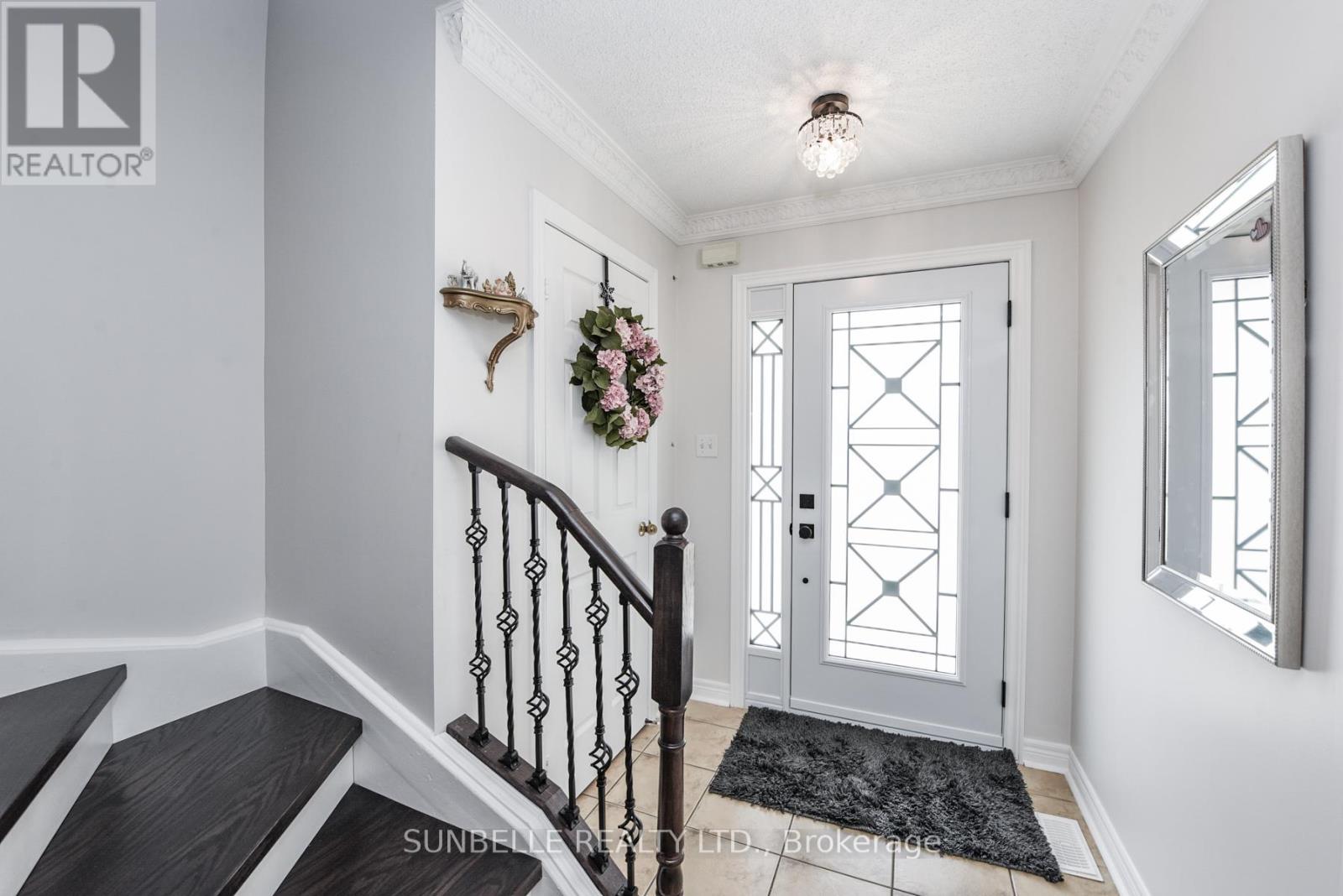 38 Sunny Glen Cres, Brampton Northwest Sandalwood Parkway, ON L7A 2C6
