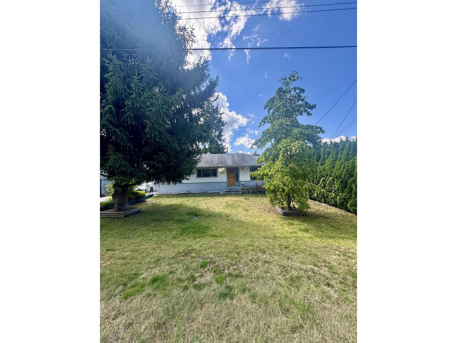 13654 Larner Rd, Surrey, BC V3R 5K2