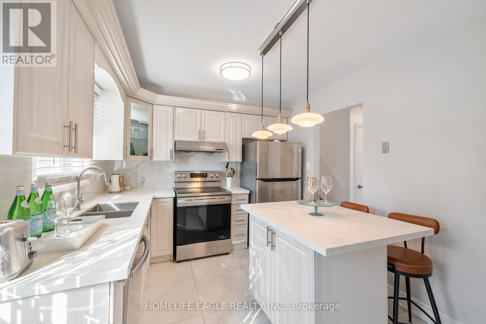 23 Maurino Ct, Bradford West Gwillimbury, ON L3Z 1S6