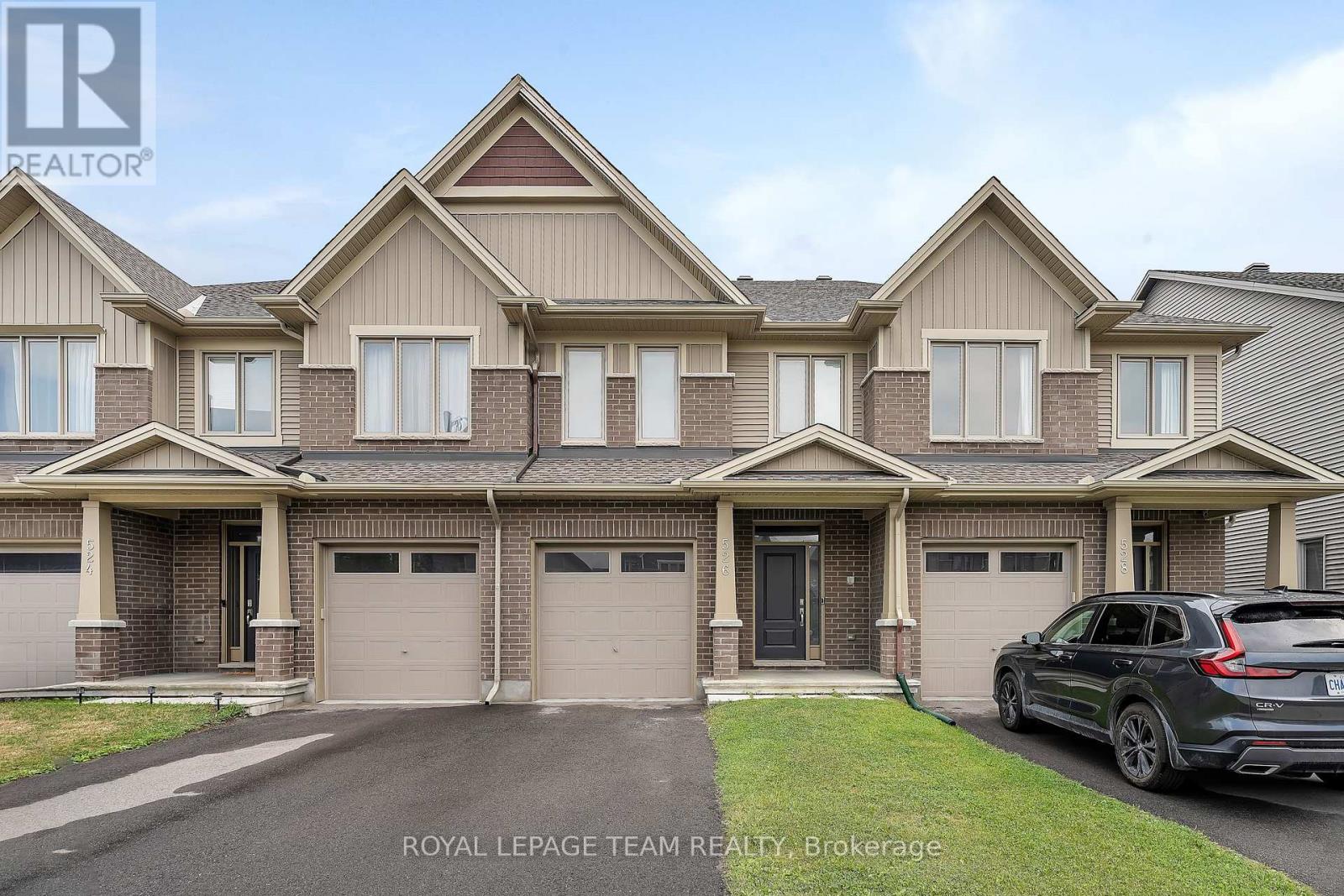 526 Edenwylde Dr, Ottawa, ON K2S 2K4