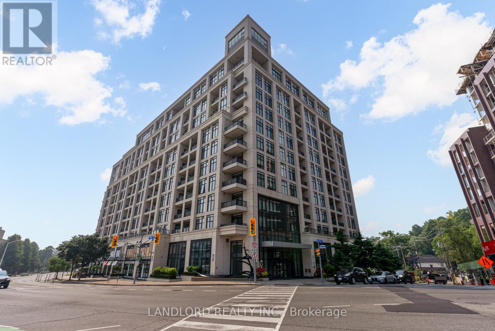 730 1 Old Mill Dr, Toronto, ON M6S 4J8