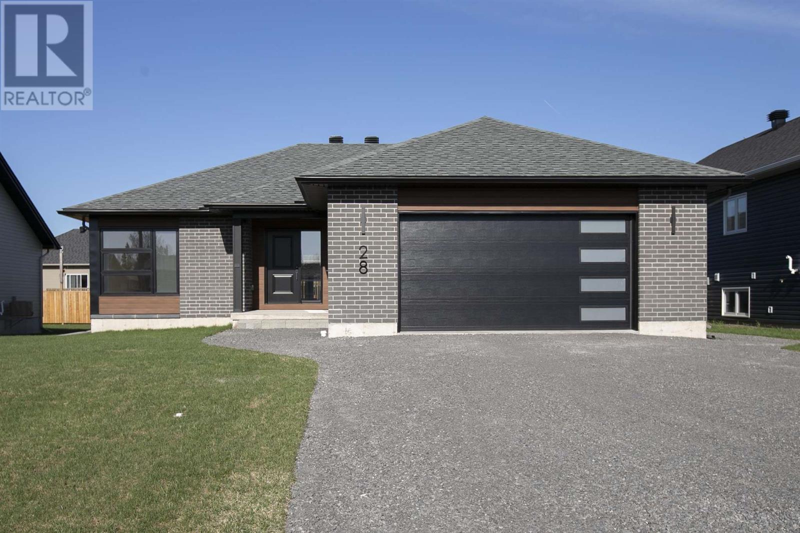 28 Noah Dr, Sault Ste. Marie, ON P6C 6E6