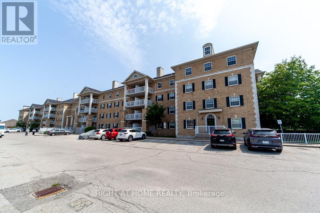301 7428 Markham Rd, Markham, ON L3S 4V6