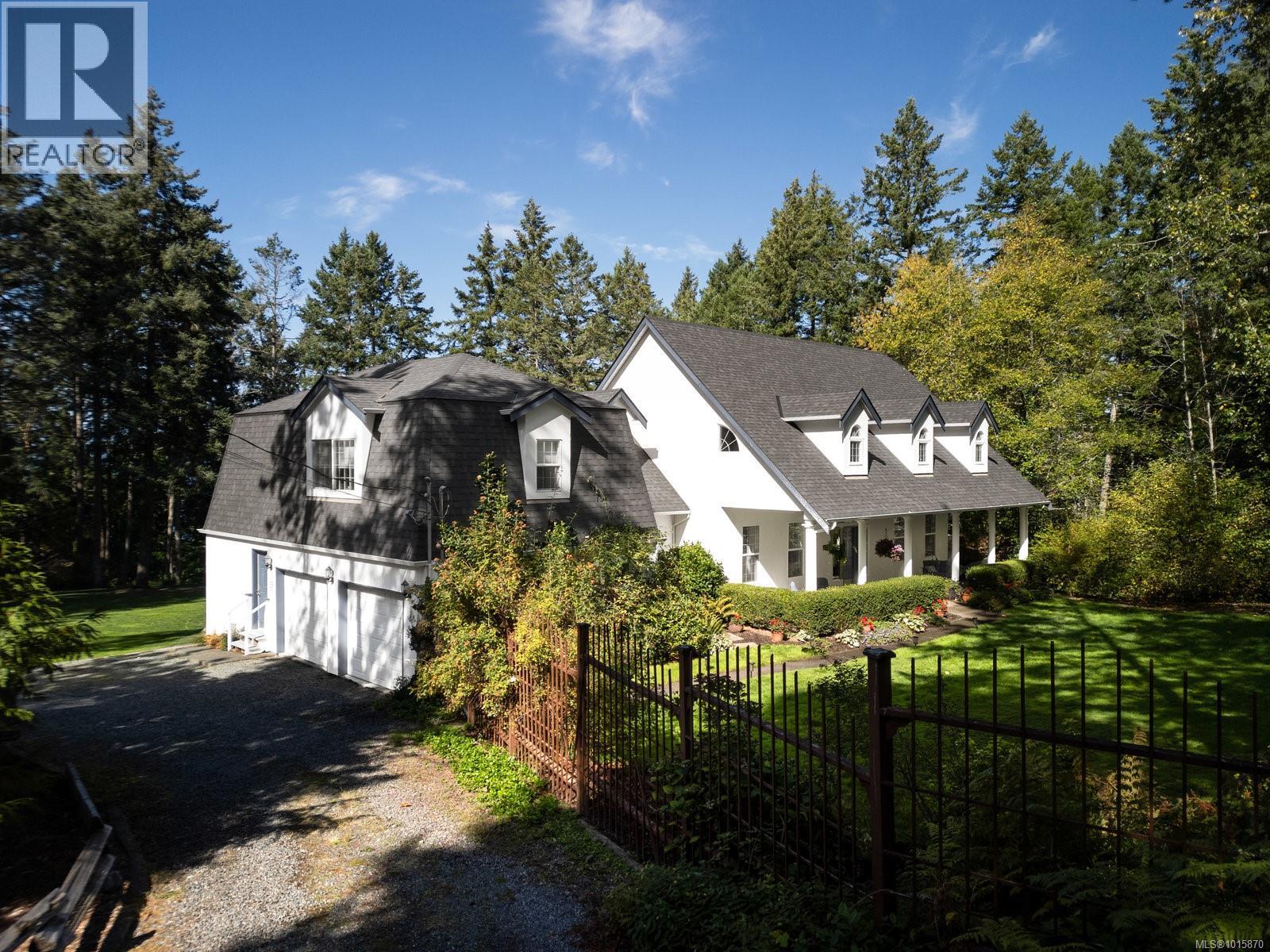 560 Salmon Rd, North Saanich, BC V8M 1S5