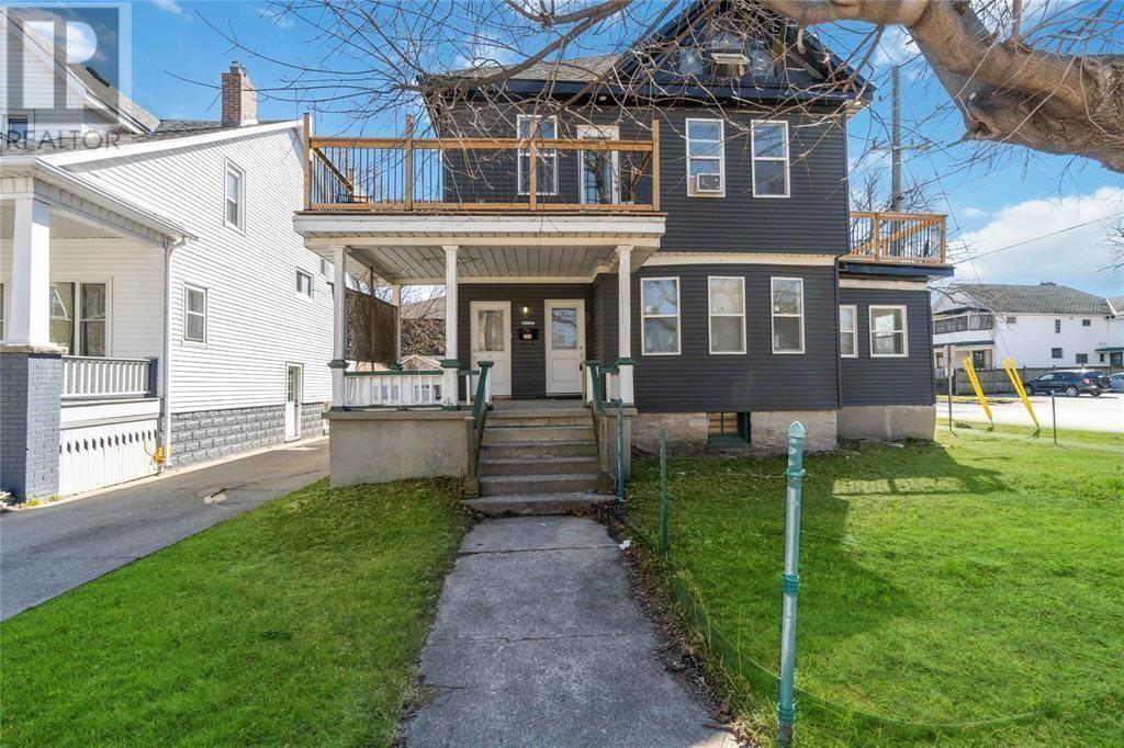 211 George St, Sarnia, ON N7T 4N8