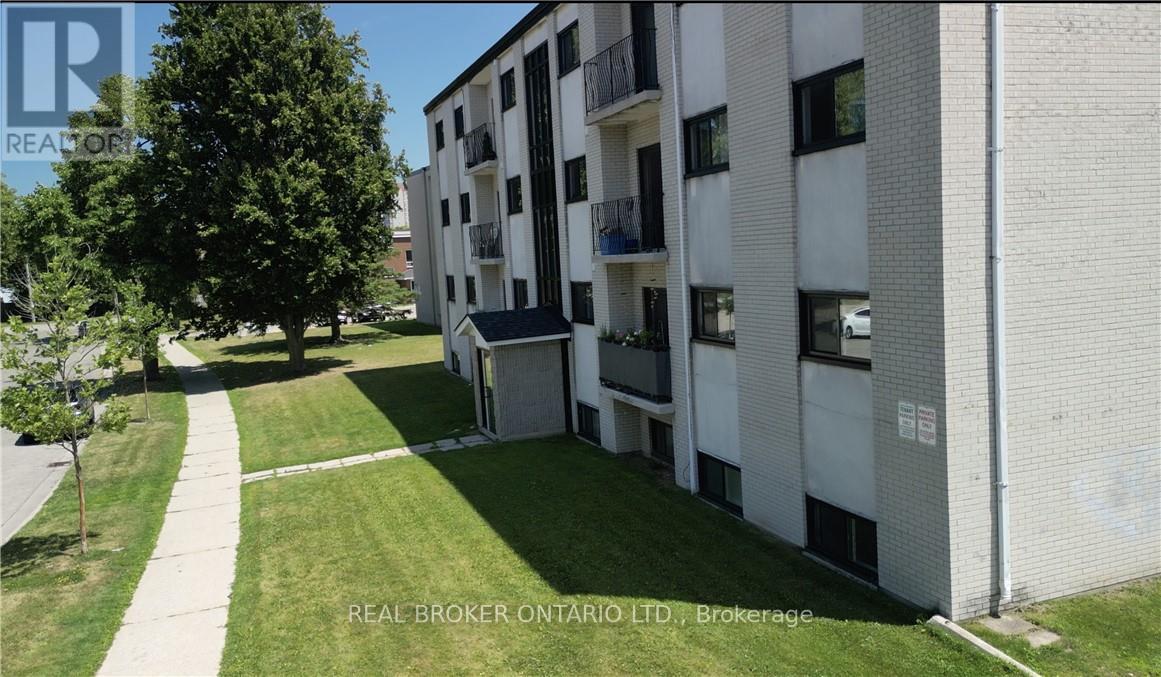 21 Balfour Cres, Kitchener, ON N2C 1Z6