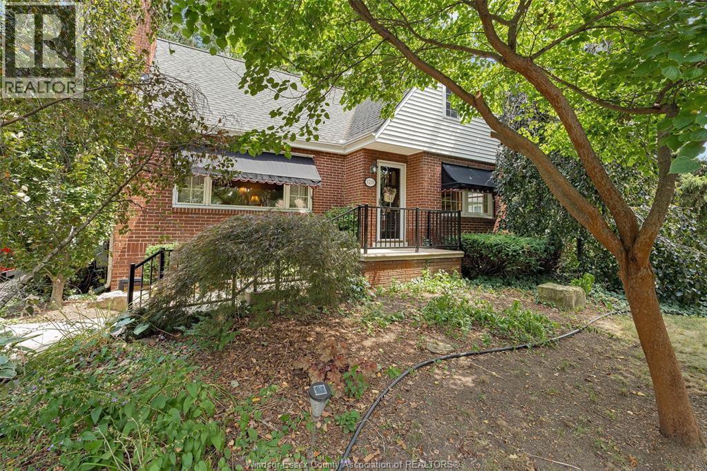 1218 Belle Isle View Blvd, Windsor, ON N8S 3G7