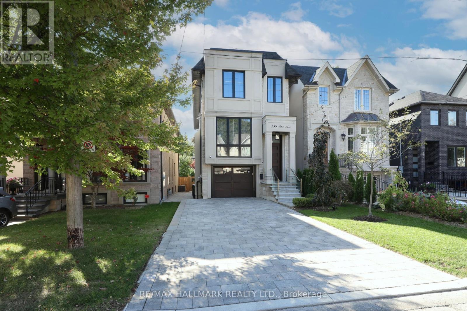 159 Roe Ave, Toronto, ON M5M 2J1