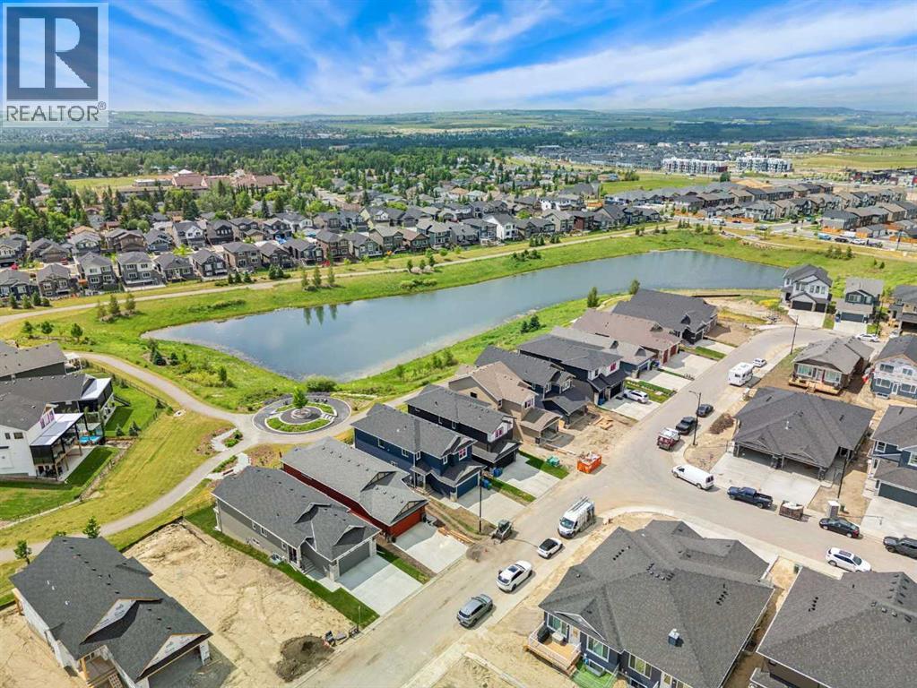 49 Emerson Cres, Okotoks, AB T1S 5W7